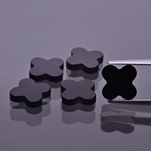 Čtyřlístek z onyxu 12x12 MM
