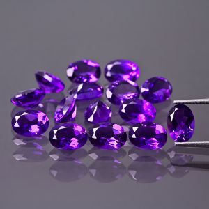 Oválný kámen, kužel - ametyst 6x4 MM