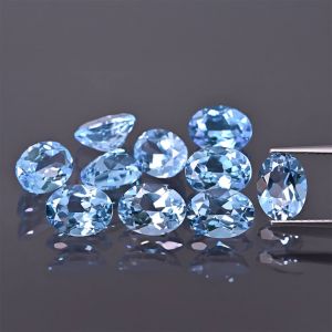 Oválný kámen, kužel - topaz Sky 8x6 MM