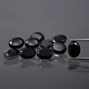 Oválný kámen, kužel - spinel 7x5 MM