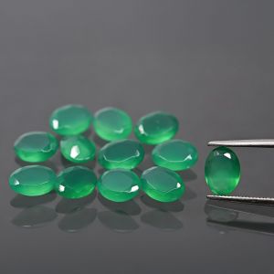 Oválný kámen, kuželový brus - Zelený achát 7x5 MM